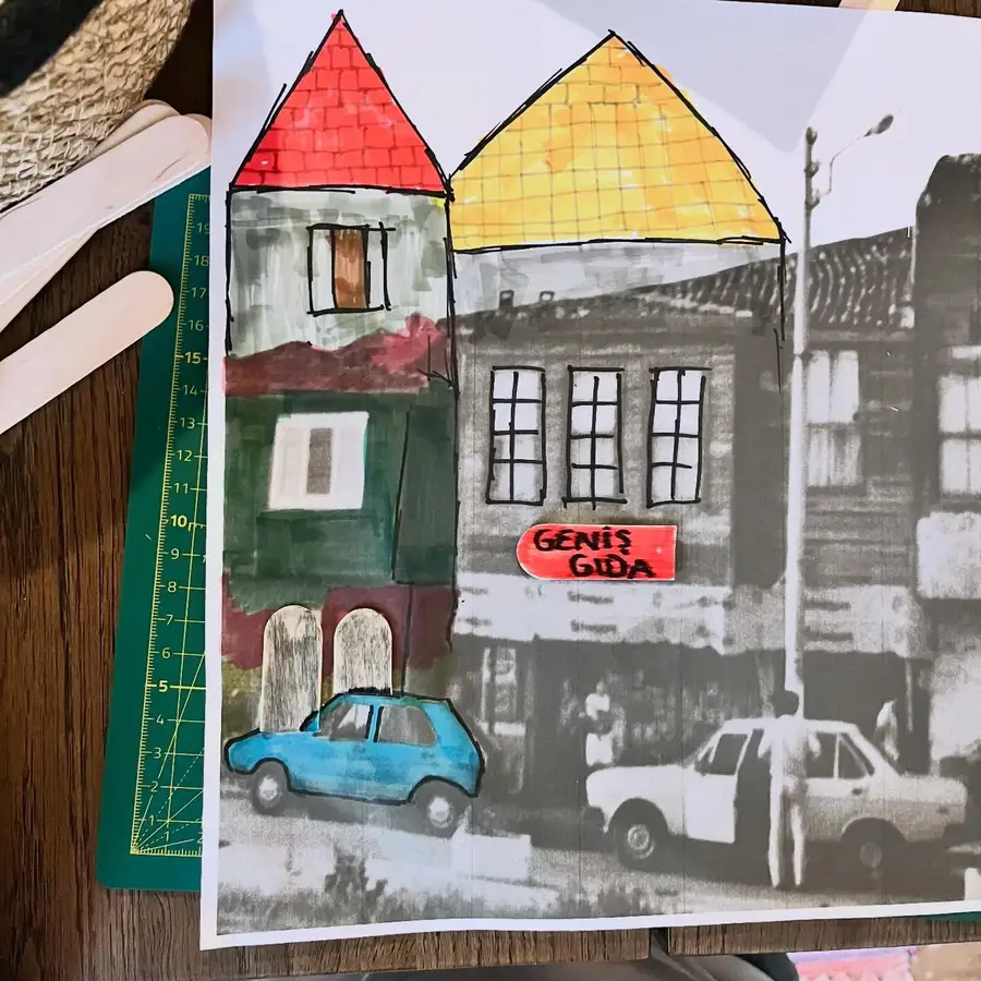 Renkli çatılı ev collage çalışması